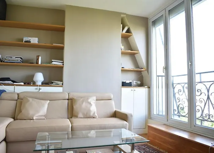 Appartement Fully Renovated Bright With High View Parijs