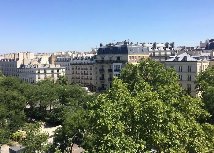 Fully Renovated Bright With High View