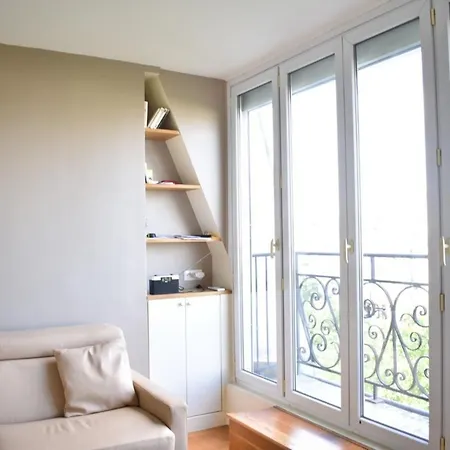 Fully Renovated Bright With High View Paris