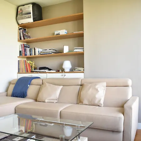 Fully Renovated Bright With High View *