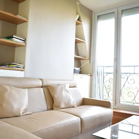 דירה Fully Renovated Bright With High View