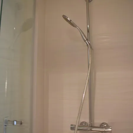 דירה Fully Renovated Bright With High View