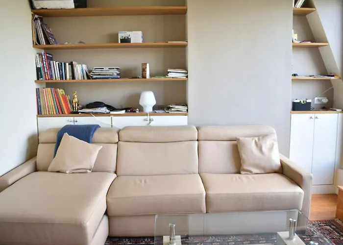 Fully Renovated Bright With High View * Paris