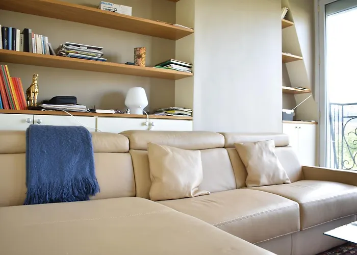 아파트 Fully Renovated Bright With High View 파리
